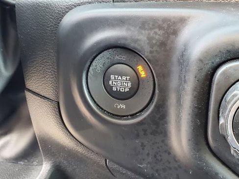 Used 2022 Jeep Gladiator Mojave w/ Cold Weather Group image 13