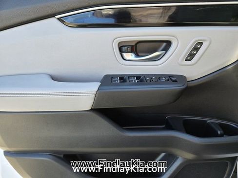 Used 2024 Honda Pilot Touring image 24