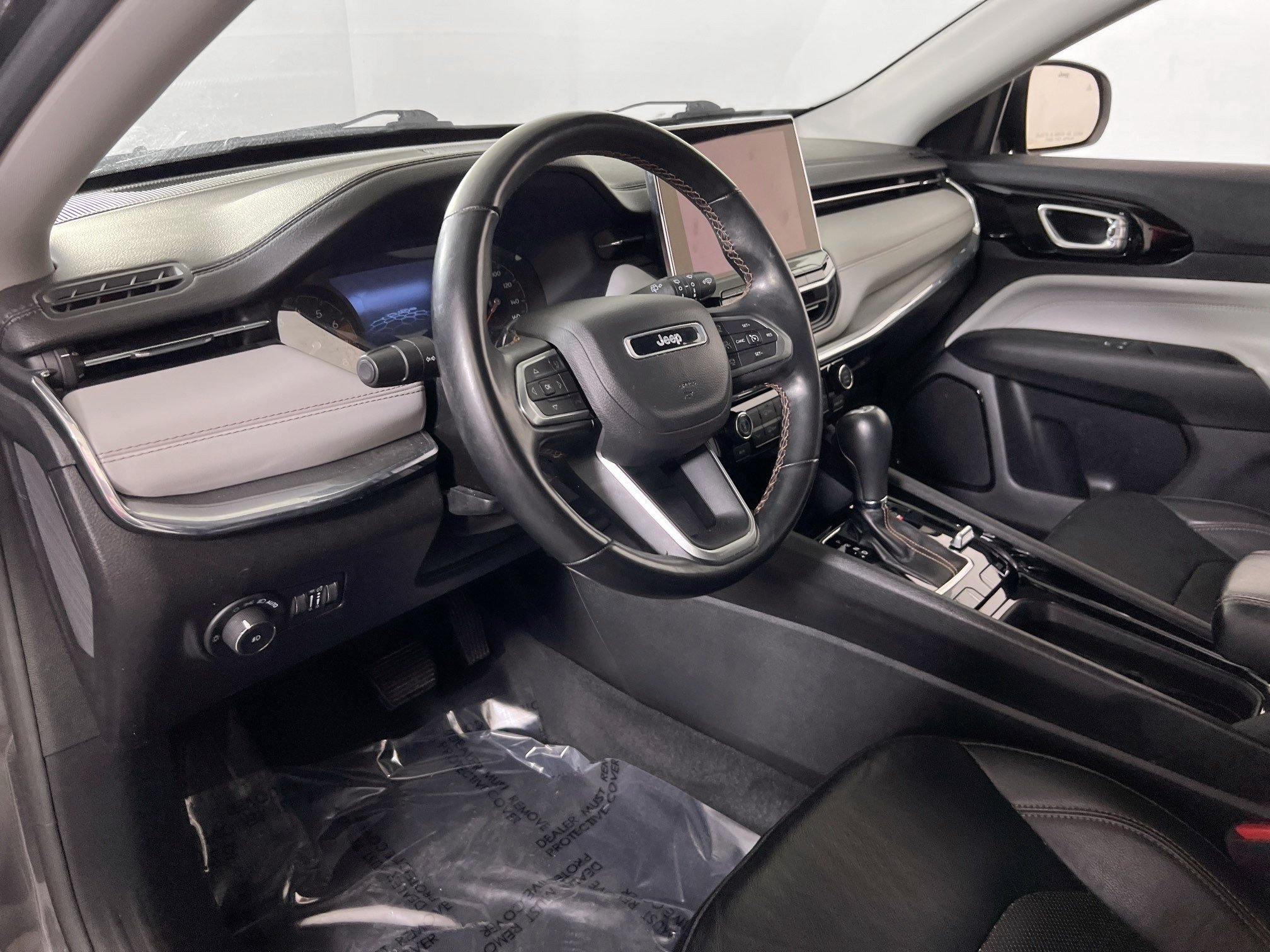 Used 2022 Jeep Compass Limited AWD/4WD image 9
