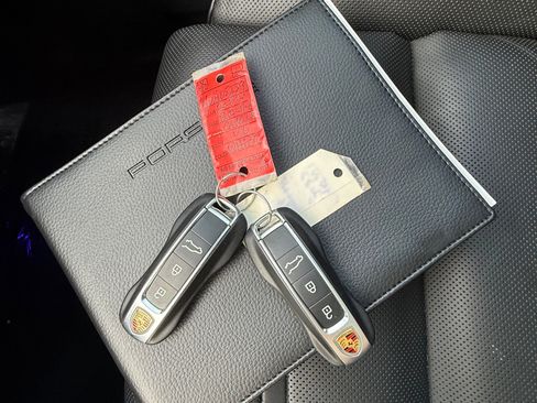 Used 2022 Porsche Cayenne image 75