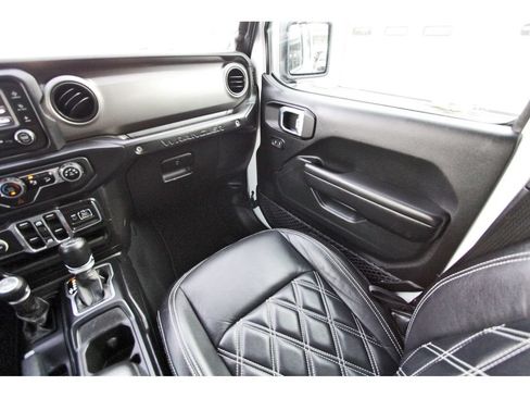 Used 2018 Jeep Wrangler Unlimited Sport S AWD/4WD image 11