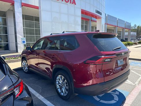 Used 2025 Toyota Grand Highlander Platinum image 5