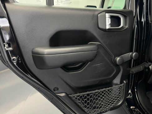 Used 2019 Jeep Wrangler Unlimited Sport image 30