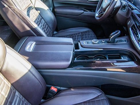 Used 2023 Cadillac Escalade Sport Platinum w/ LPO, ONYX Package image 20