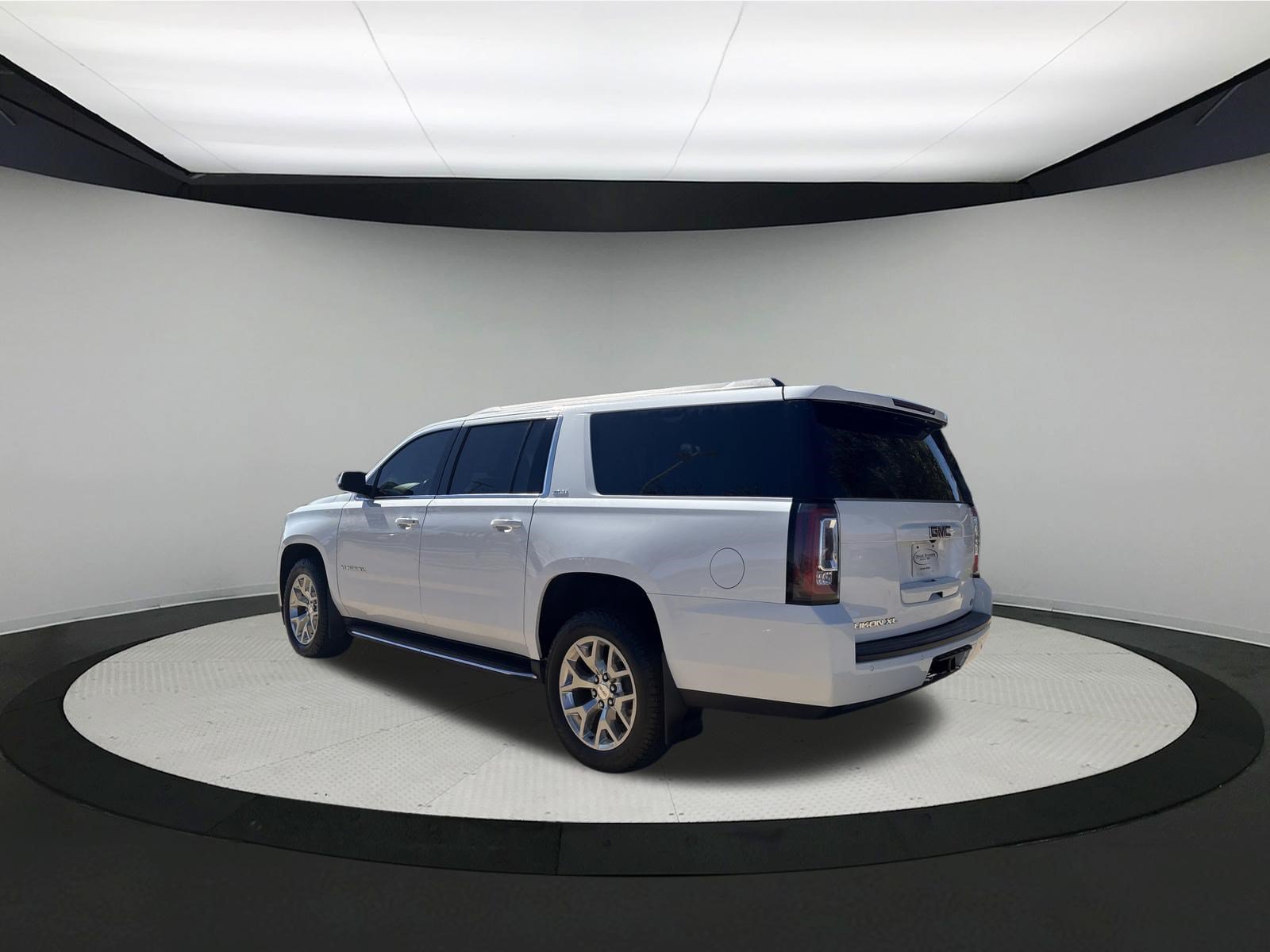 Used 2017 GMC Yukon XL SLE AWD/4WD image 5