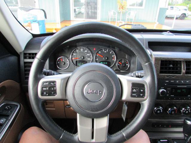 Used 2012 Jeep Liberty Limited AWD/4WD image 10