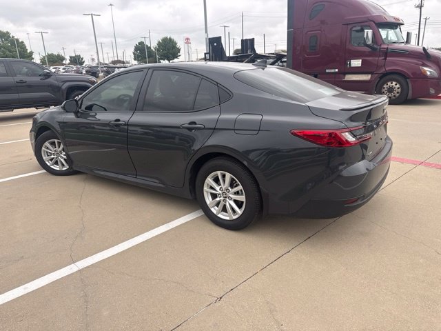 Used 2025 Toyota Camry LE FWD image 5