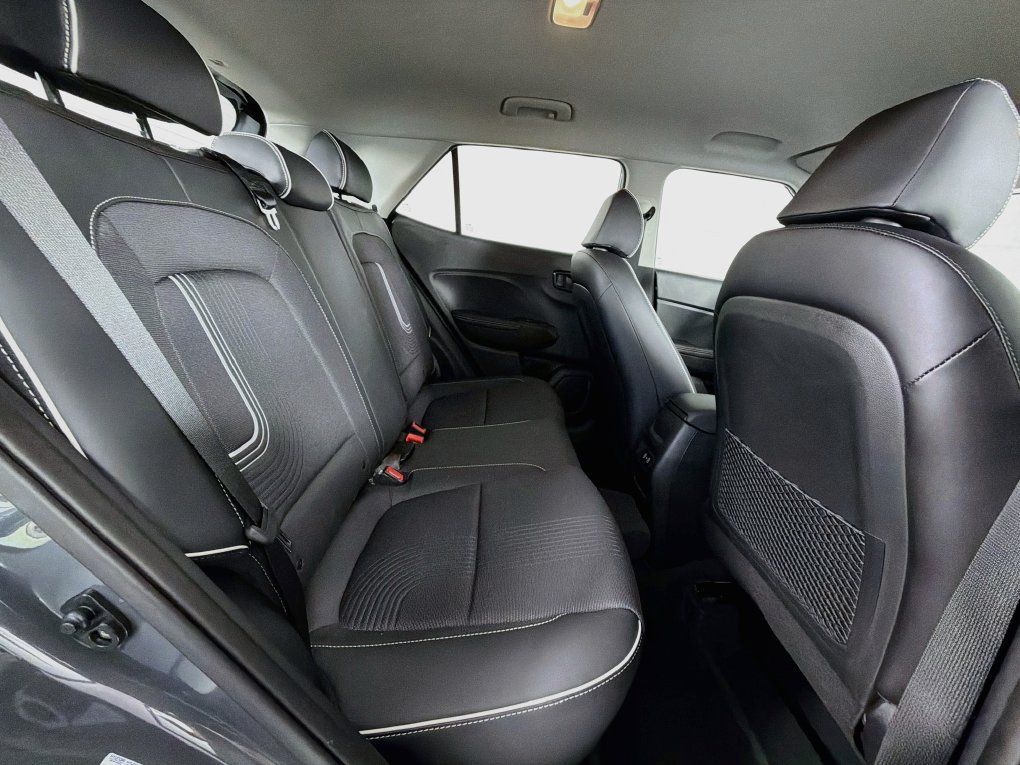 Used 2026 Hyundai Venue SEL FWD image 28