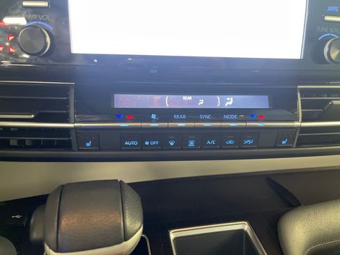 Certified 2023 Toyota Sienna XLE AWD/4WD image 18