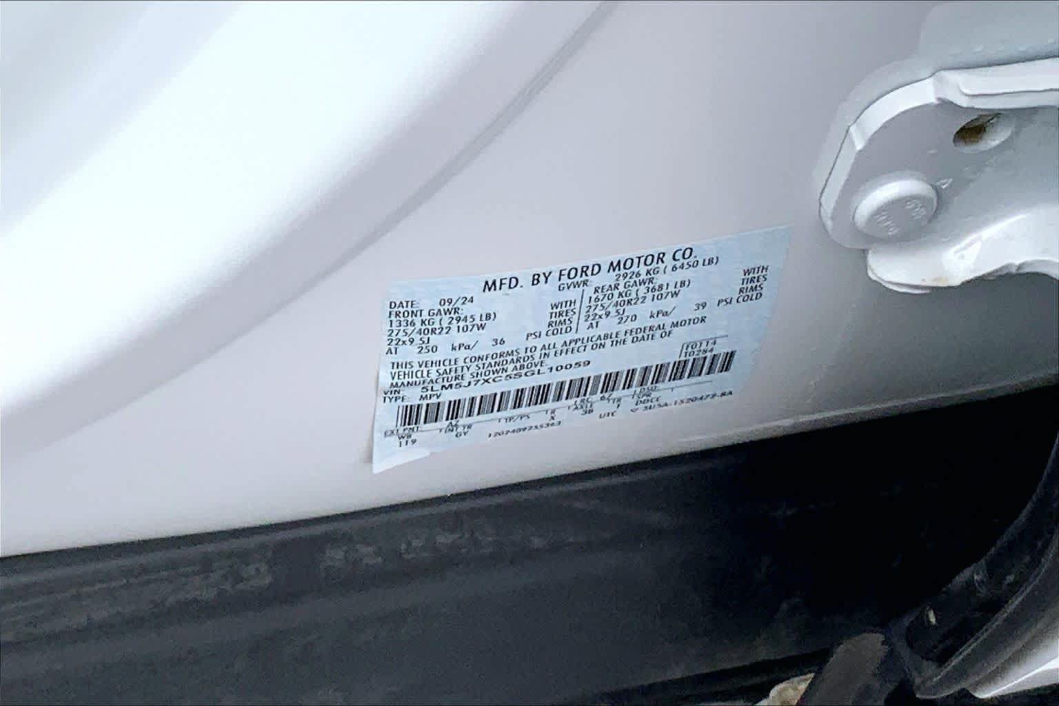 Used 2025 Lincoln Aviator Reserve w/ Jet Appearance Package AWD/4WD image 37