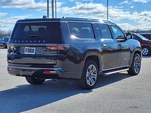 Used 2024 Jeep Wagoneer L Series II w/ Flexible Seating Group image 2