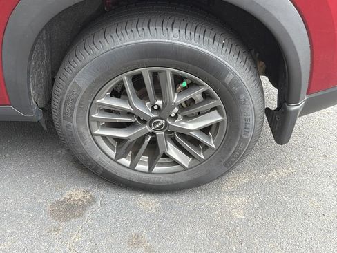 Used 2023 Nissan Rogue S FWD image 9