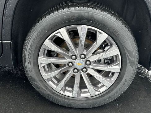 Used 2023 Chevrolet Traverse Premier image 27