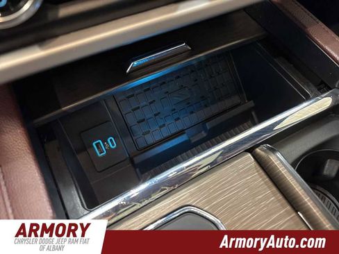 Used 2024 Ford Expedition Limited image 21