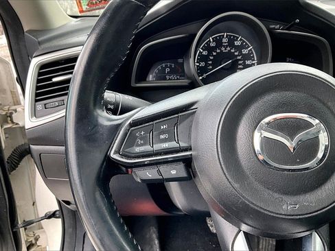Used 2018 MAZDA MAZDA3 Touring image 16
