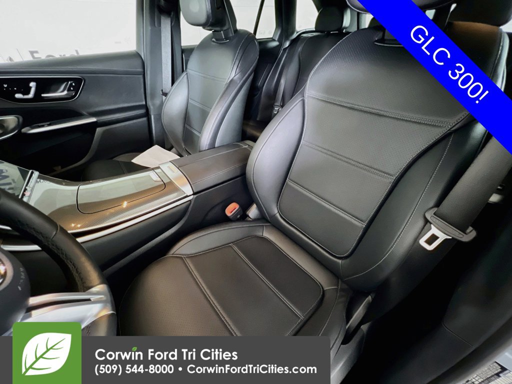 Used 2023 Mercedes-Benz GLC 300 4MATIC image 26