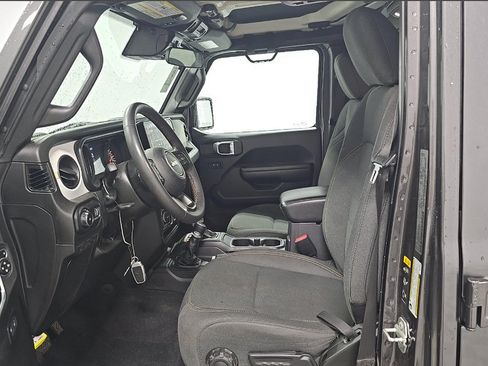 Used 2024 Jeep Wrangler Unlimited Sport AWD/4WD image 8