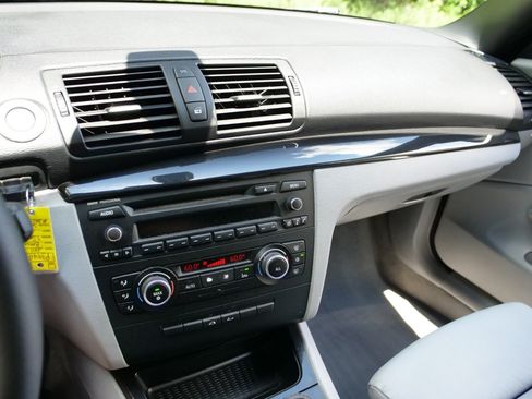 Used 2011 BMW 135i Convertible RWD image 14