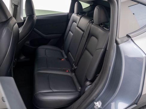 Used 2023 Tesla Model Y Long Range image 16