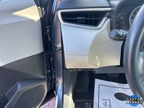 Used 2022 Toyota Corolla Cross L image 12