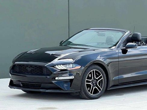 Used 2018 Ford Mustang Premium RWD image 27