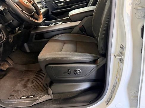 Used 2024 RAM 1500 4x4 Crew Cab image 21