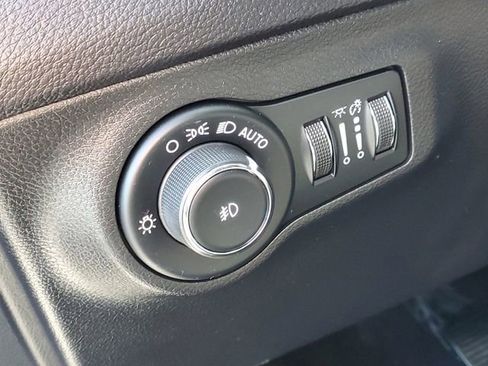 Used 2019 Jeep Compass Limited AWD/4WD image 12