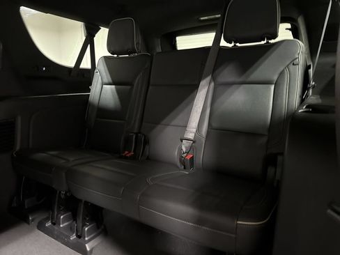 Used 2023 Chevrolet Suburban Premier AWD/4WD image 24