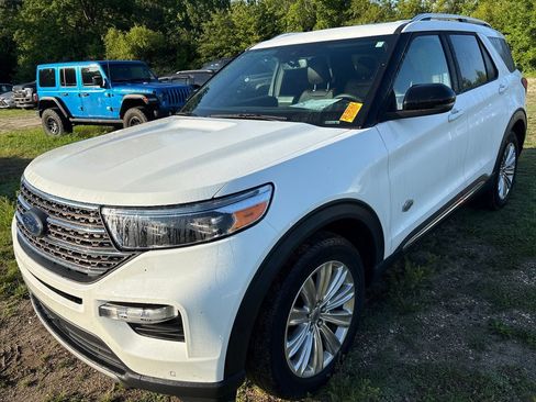 Used 2024 Ford Explorer King Ranch w/ Technology Package AWD/4WD image 11