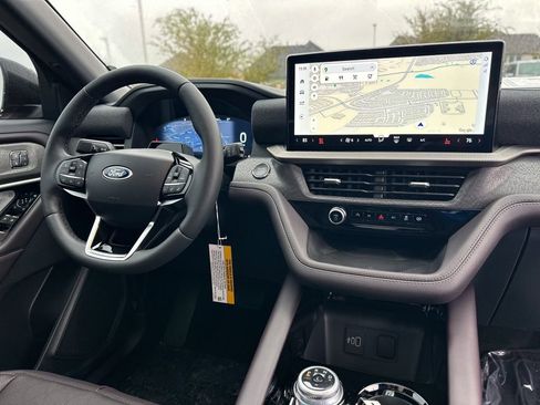 New 2026 Ford Explorer Platinum image 43