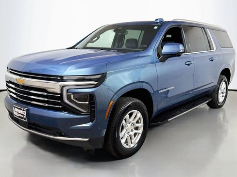 Certified 2026 Chevrolet Suburban LT w/ Comfort Package AWD/4WD image 1