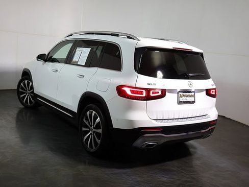 Used 2022 Mercedes-Benz GLB 250 4MATIC image 2