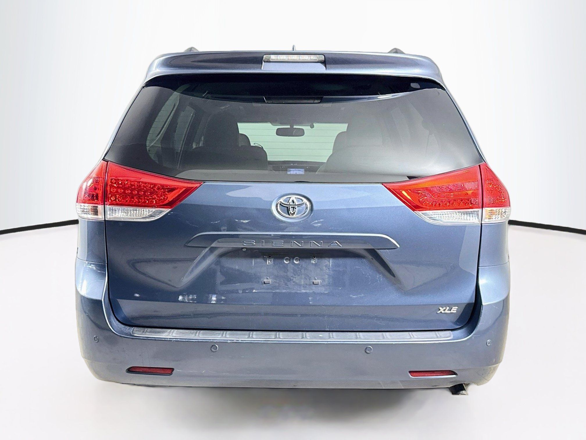 Used 2014 Toyota Sienna XLE w/ XLE Premium Package FWD image 34