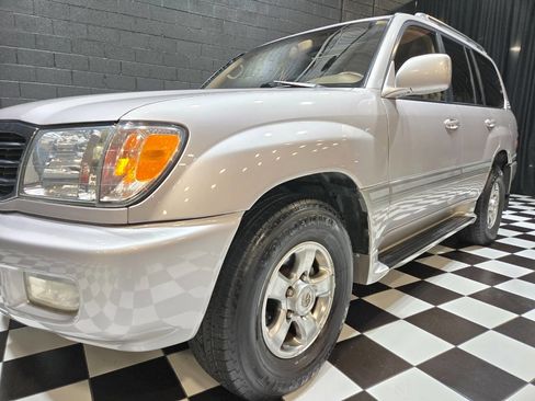 Used 2002 Toyota Land Cruiser image 17