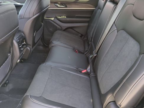 New 2026 Jeep Grand Cherokee L 4WD image 17