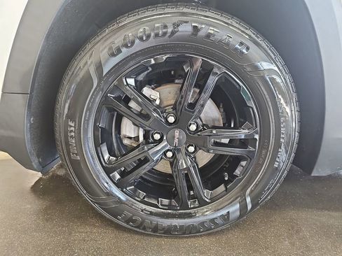 Used 2022 GMC Terrain AT4 w/ Tech Package AWD/4WD image 34