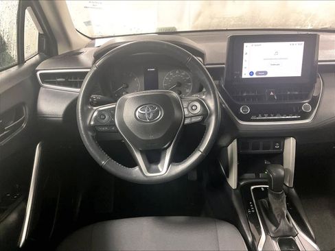 Certified 2024 Toyota Corolla Cross LE image 17