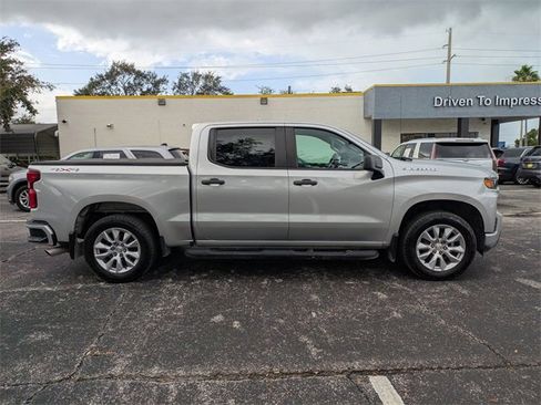 Used 2020 Chevrolet Silverado 1500 Custom w/ Custom Value Package image 4