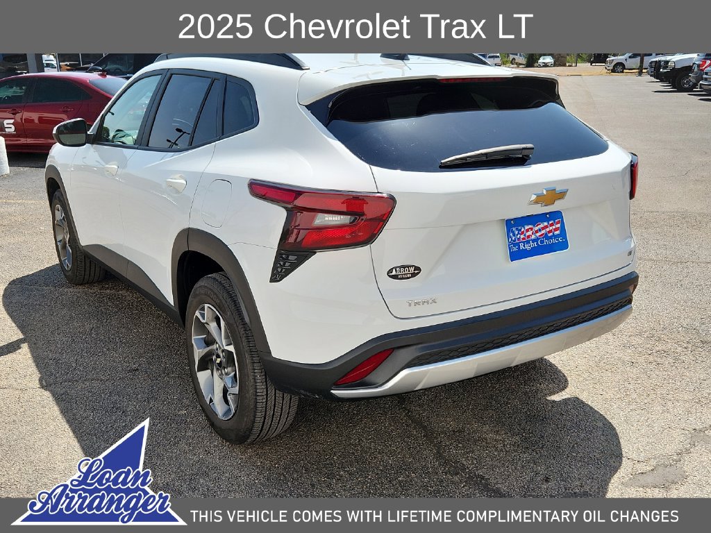 Used 2025 Chevrolet Trax LT FWD image 9