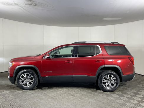 Used 2023 GMC Acadia SLE w/ Driver Convenience Package image 3