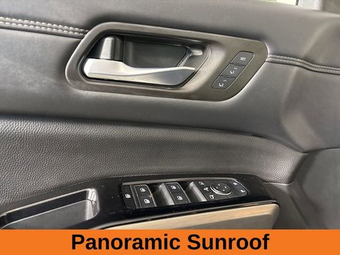 Used 2024 Nissan Pathfinder Platinum w/ Cargo Package image 9