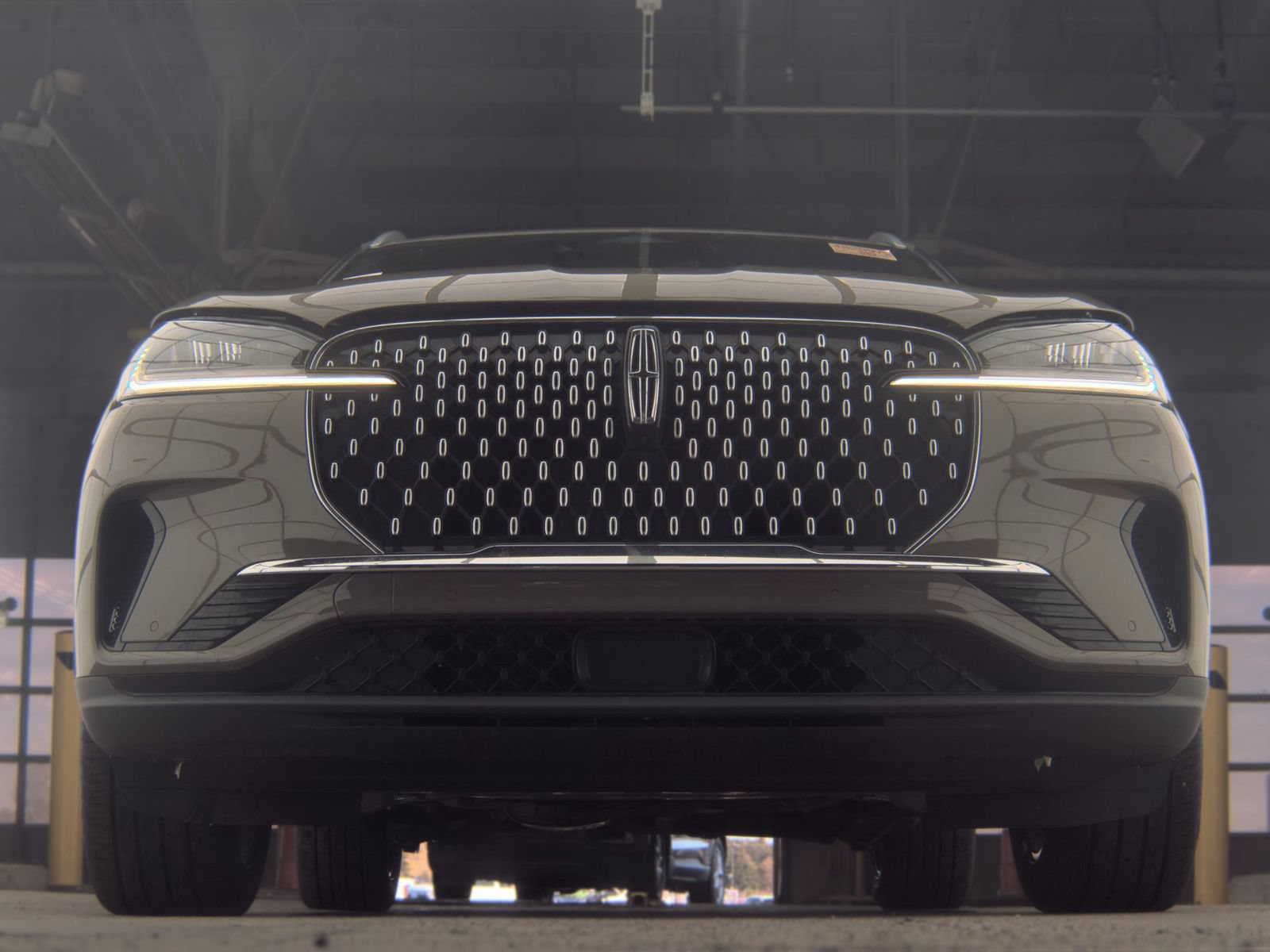 Used 2026 Lincoln Aviator Reserve AWD/4WD image 2