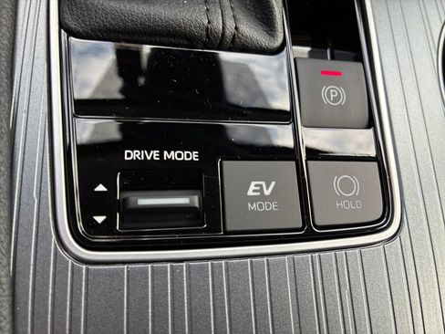 New 2026 Toyota Sienna XLE FWD image 37