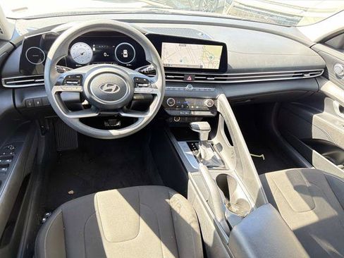 Used 2024 Hyundai Elantra SEL FWD image 7