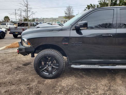 Used 2017 RAM 1500 Sport w/ Quick Order Package 26Q Night AWD/4WD image 4