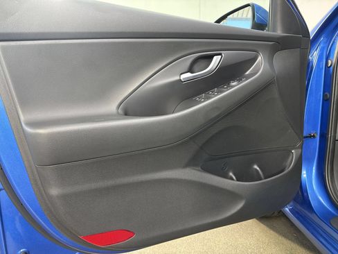 Used 2018 Hyundai Elantra GT FWD image 19