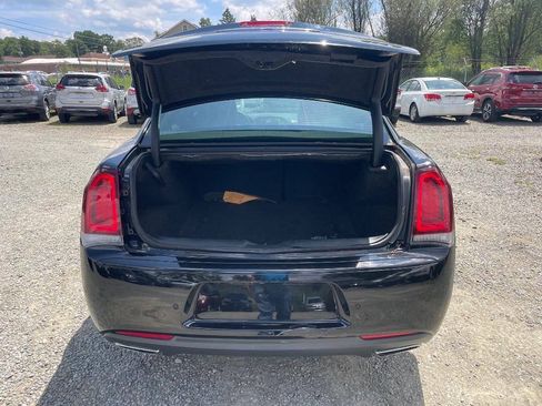 Used 2018 Chrysler 300 S w/ 300S Premium Group AWD/4WD image 27