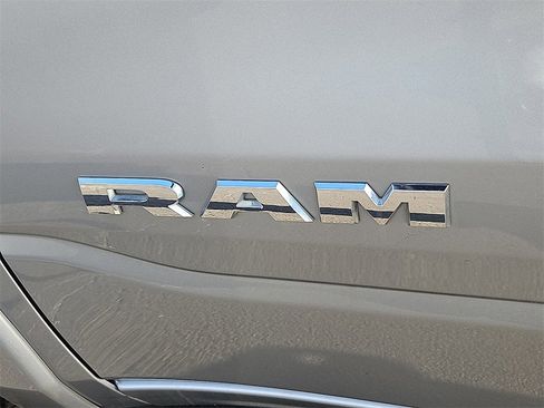 Used 2025 RAM 1500 Laramie image 15