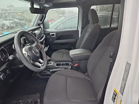 Used 2023 Jeep Wrangler Sahara w/ Cold Weather Group image 10