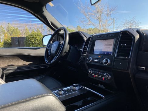 Used 2021 Ford Expedition Max Limited image 6